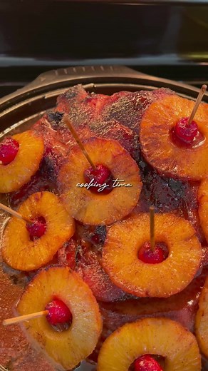 Honey glaze ham in a nuwave oven #cookingathome #thanksgivingrecipe