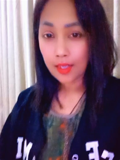 အလုပ်လုပ်နေသရ်ျှငွေရှိတယ်@Kay Thi [ Shoe and Fashion ] #onthisdayနဲနဲတော့ခါးတယ်