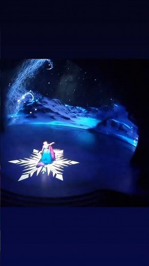 Kailyn Leilani as Elsa in Frozen: Live at the Hyperion! September 2017 Let It Go Disneyland clip