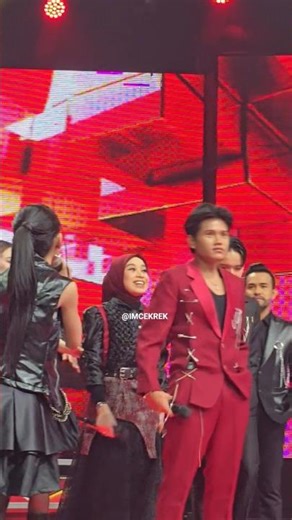 MILEN LENGKET BENER MILA VALEN GA MAU JAUH AKHIRNYA SLANK SURUH DIDEPAN🤣❤️ DA 7 KONSER DA 7 X SLANK