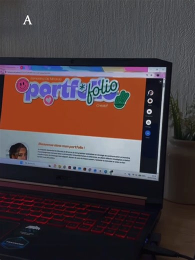 Comment je suis passée de débutante à designer pro ? 👇 Il n’y a pas de secret : il faut de l’entraînement. Mon portfolio, c’est le reflet de mon parcours pendant ma formation. 🚀 Grâce aux conseils des profs (qui sont tous des pros sur le terrain), j'ai pu : ✅ Apprendre les bonnes techniques. ✅ Créer des projets qui attirent les clients. ✅ Vivre enfin de ce que j'aime faire. Si tu veux les mêmes résultats et construire un portfolio solide : 👉 Télécharge la brochure en lien dans la bio ! 📖✨ #E