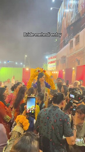 36K views · 179 reactions | Mehndi bride entry #tiktok直播号 #foryouシpage #viralreels #reelsindia #reelsfypシ #reels2023 #moodchallengechallenge #reelsvideo #reelschallenge | Its All About Wedding | Facebook