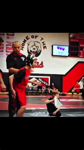 The kid in blue was rised right 🤍🥹#respect #sigma #sigmarule #viralvideo #unfreezemyaccount