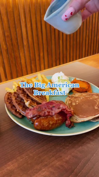 The big American breakfast #breakfast #stalbans #foodie #pancakes #waffles #bacon #maple #foodielondon #foodlover
