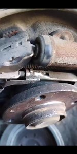 How to work hand brake #brakes #brakerepair #shortsreels #viralreels #trendingreels #instagramreel #mechanic #SST #tools #trendingreels2023 #tappetopersonalizzato #engineering Rev. Fr. Joseph Fidel Roura Devender Sharma | Sanjay Sahu