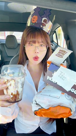6.1K views · 32 reactions | Trying Burger King’s NEW Monster Menu  #burgerking #bk #fastfood #fastfoodreview #foodreview #monstermenu #burgerkingmonstermenu #newfastfood #foodmemes | Vannie Eats | Facebook