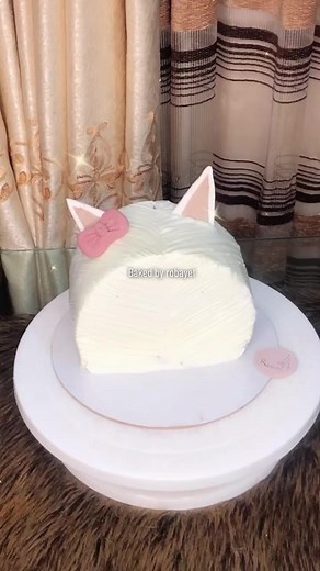 4.4K views · 45 reactions | Adorable cat theme birthday cake 拾I just love creating fun cake like this #foryou #foryoupage #catthemecake #instareels #viralreels #cakedecoration #cat #birthdaycake #bakedbyrobayet #unfreeze | Baked By Robayet | Facebook