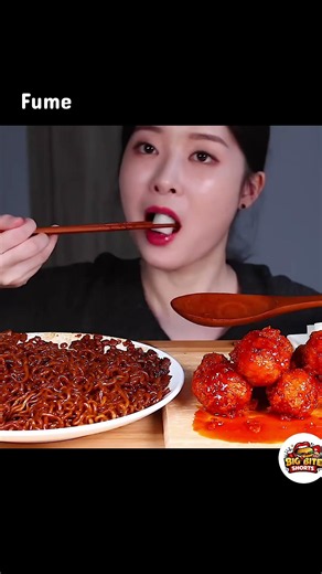 BLACK BEAN NOODLES & SPICY FRIED CHICKEN 짜장라면 매운양념치킨 먹방 #mukbang