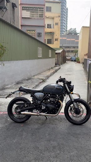SRC Triumph Speed400 Custom !! 所有配件都有在販售 歡迎私訊參考 All parts are available for sale. Feel free to send us a message for more information. #src #triumph #triumphspeed400 #speed400 | Source Moto