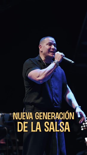 Qué feliz me hace saber que hay tanto talento en la nueva generación de la salsa, de aquí del patio 🇵🇷 Ayer estuve junto a @Merari cantando “Víctime a las Dos” y, de verdad… qué voz, qué entrega y qué presencia. ✨ Me encanta poder apoyar y darle espacio a los nuevos talentos que están levantando este movimiento con respeto y pasión por el género. Estoy orgulloso de todos los que están poniendo la salsa en alto y demostrando que la nueva generación viene con hambre y con corazón. Vayan a seguir