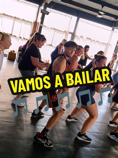 VAMOS A BAILAR🎵🎵🎵 . . suavecito para abajo 🎊🎉🥳 #dateduroconaxel #zumba #lunes #fyp #parati