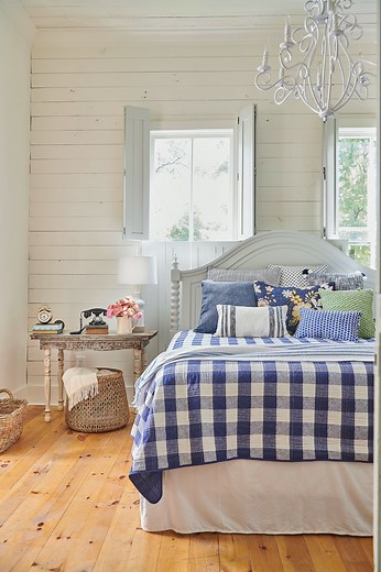 22 Cottage Decorating Ideas to Add Cozy Character to Any Room
