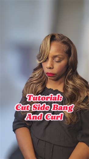 Traveling Hair Stylist | LICENSED on Instagram: "TUTORIAL: Cut Side Swoop Bang and Curl. ✂️ Watch how I cut and curl an angled fringe bang that blends seamlessly into the face. This soft, swooped style is perfect for natural hair or wigs. ✅️Call or text 301-485-9298 Licensed Traveling Stylist Serving ALL 50 States. Travel fees apply. Want a ready-to-wear glueless look? My custom blonde unit is styled and shipping now. AVAILABLE NOW. LINK IN BIO. DM “WIG” or tap the link in bio to claim yours. #W