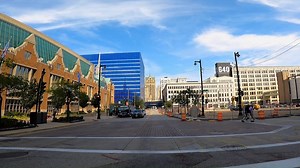 A time lapse of the 2023 Lakefront Marathon course over the Hoan Bridge and around the city. More on running in Milwaukee: bit.ly/runninginmke | Milwaukee Journal Sentinel