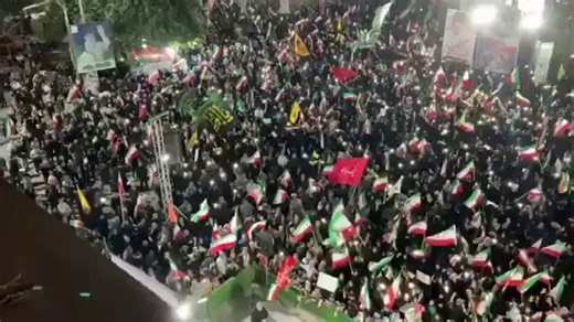 🇮🇷🚨🇺🇸 HUMAN SHIELD Iranians are having a real time in Bushehr, the city with the nuclear power plant that Donald Trump threatened to blow up. Aren't afraid of anything 👏Russia, and China | World War 3 | TACO | Neuclar | The White House#Irán #Israël #IranWar #TrumpsWars