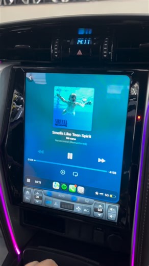 Carmania Loja Oficial on Instagram: "SW4 com central multimídia Tesla de 12 polegadas com Apple CarPlay sem fio e apps Android com chip 5g, porcentagem octacore com memória de 6/128GB. #acessoriosautomotivos #somautomotivo #carmania #caraudio #sw4 #toyotaclub"