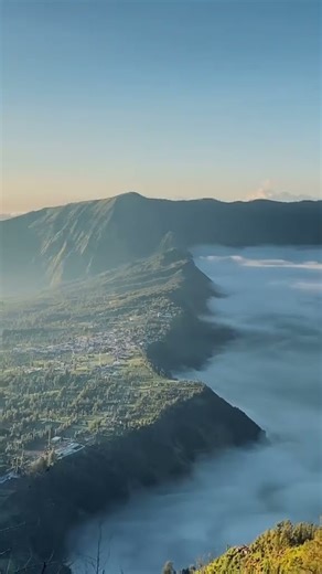 Heaven on Earth 🌄 Exploring Mount Bromo, East Java