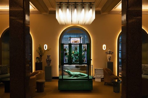 Bibi van der Velden lanceert een rijdend rariteitenkabinet in Rosewood Hotel