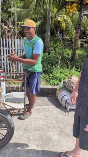 The Bonbonon Fuel Run: A Lesson in Logistics and Laughter After Puerto Princesa, we decided on a final “quick” fuel stop in the narrow estuary of Bonbonon port to top up the diesel jerry cans. What followed was an unexpected, yet humorous, lesson in local logistics. While I focused on boat maintenance, Matt, set out to find a vehicle to transport twelve jerry cans. This mission quickly devolved into a case of lost in translation: locals, eager to help, kept insisting he hop on a small moped to g