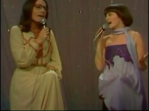 Mireille Mathieu & NANA MOUSKOURI - La Paloma Adieu