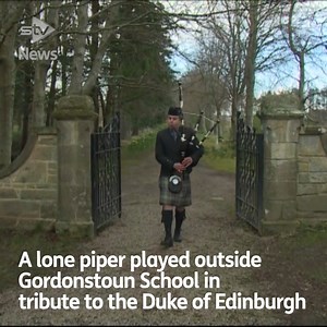 A lone piper played at the gates of Gordonstoun School in tribute to the Duke of Edinburgh. https://bit.ly/3dR8Pbk | STV News