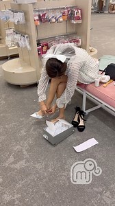 Vine a comprar mis zapatos de novia, ando bien emocionada, díganme a ustedes cuál les gustaron más ? Les modele unos que me gustaron mucho 👠 había muchas cosas de novia en esta tienda 🫶🏻🤍 | Maria Jessica