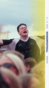 Vi kan slet ikke få armene ned over at præsentere en af Danmarks absolut største hitmagere. KESI indtager Wonderfestiwall, og vi ved alle, hvad det betyder: Et floor uden ende og en hitparade, der aldrig stopper☄️ Gør jer klar til at tabe stemmen, det bliver uden tvivl et af sommerens helt store højdepunkter. 🎫 Køb din billet via Ticketmaster 💙 Vi ses den 13.-16. august 2026 🌳 Slotslyngen, Bornholm | Wonderfestiwall