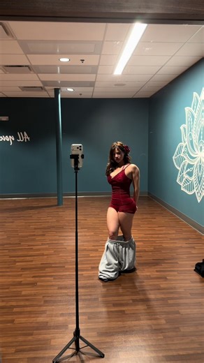 think im gonna change my workout split😔🌹 code: MOMMY⤵️ @Boba Tea Protein @Breathedivinity