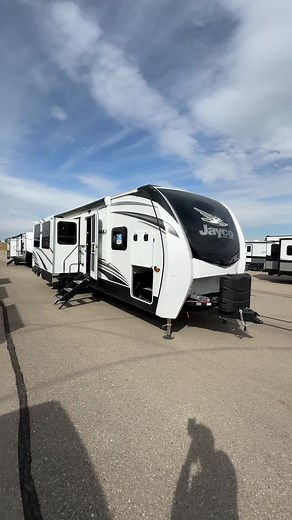 2023 Jayco Eagle 312BHOK - Luxury for the whole family! #jayco #jaycoeagle #bunkhouse #traveltrailer #camping #rvliving #fifthwheel #luxurycamping