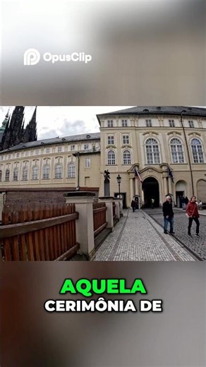 A entrada do Castelo de Praga impressiona 🇨🇿