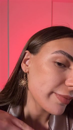 Content Creator | UGC on Instagram: "Contouring the face with @maybelline so easy to blend 🖤✨ #maybelline #contouring"