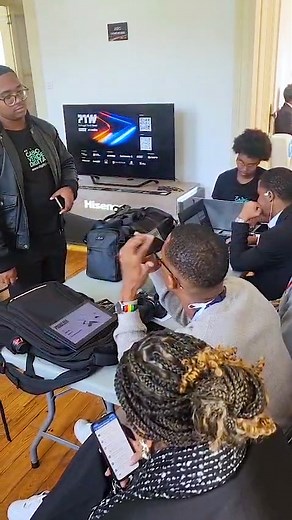 10K views · 92 reactions | Startups cabo-verdianos marcam presença no Tesla Global pitch: websummit Lisboa 2025 | RTC - Rádio Televisão Cabo-verdiana | Facebook