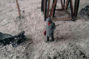 Pod staklenim zvonima kriju se čitavi mali svjetovi: zanimljiva izložba splitske umjetnice u Galeriji škola tjera na razmišljanje o samoći i tišini