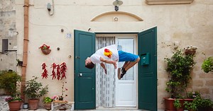 What's the difference between freerunning and parkour?