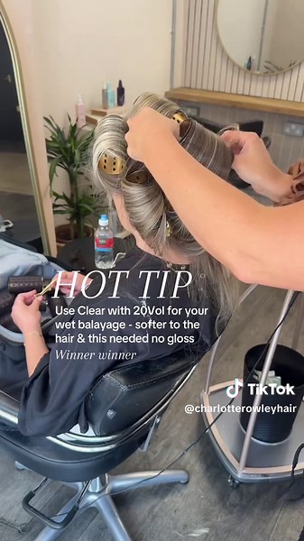 Brighten Blonde Hair with Clear 20Vol Technique