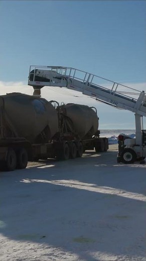 Mega Machine in Action: Frac Sand Transloading | TLX42 Transloader #railway #transloading