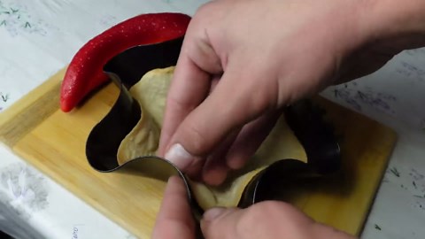 RUVINCE taco bowl shell maker: Nonstick 4-Pack Tortilla Bowl Maker - Craft Perfect Taco Bowls & Salad Shells for Home Cooking & Entertaining