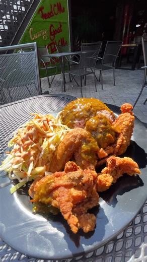 Murray’s Fried Chicken 😍 Open Daily! 11am - 12am. 33 Constant Spring road #jamaicatiktok #friedchicken #foodlover #goodvibes💕