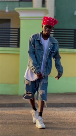 I LOVE THIS CHALLENGE 🔥🔥. Dc. @Handsome devil😈👽 #maxi360 #foyou #kingofthekidz #viral #dance #fyyyyyyyyyyyyyyyy #fyp #trending #360dancefamily #kidz