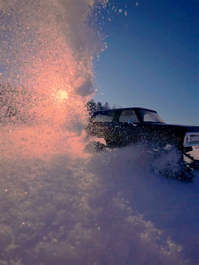 Slow motion winter fun ❄️ Snow flying, tracks biting, pure winter vibes. Follow for more winter RC action 👊❄️ #winterrc #snowtracks #slowmotion #rccrawler #wintervibes @DJI Official @DJI Osmo @Traxxas @HobbywingRC @Chevrolet