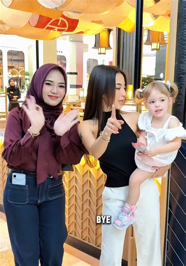 cantikk sekalii pliss @Mamanya kamari 😍😍 #spillskincare #indahfh #indahfadhella #spillparfume