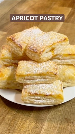 Perfect APRICOT PASTRY Recipe!🔥 #puffpastry #apricotdessert #dessert #baking #partysnacks #food