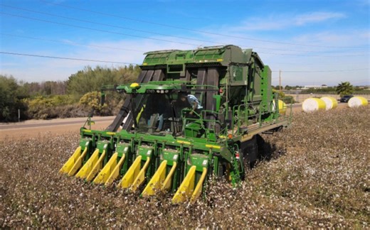 约翰迪尔（John Deere）CP770自走式打包摘棉机4K航拍