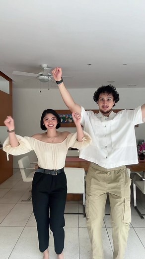 Stylish Outfit Inspiration from Modern Interior Room