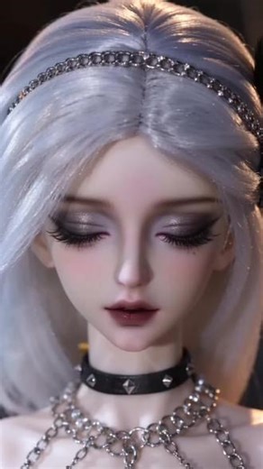 新品 BJD 阿尔茜拉 4 月 10 日 17 点上架，融合游戏皮肤设计理念，哥特质感搭配驯兽师设定，冷峻华丽，为你的收藏增添别样魅力。#Joybjd #bjd #新品 #玩趣堂旗舰店