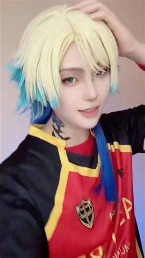 Ness didn't help so kaiser did it by himself🙂‍↕️#bluelock #cosplay #kaisermichael #bluelockcosplay