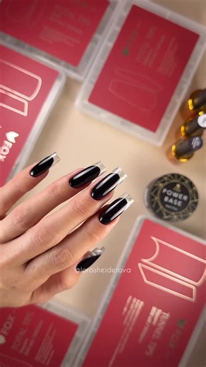 Gòrne formy, szkolenia, Poznań/Верхні форми, курси, Польща on Instagram: "Dawno nie pracowałam na tipsach, a od przedłużanych paznokci w ogóle się nie różnią — trzymają się równie dobrze i mają idealną architekturę. Produkty @f.o.x_nails_poland : Ultrabond Power base Total tips square Base Cat eye crystalline 001 Top steel"