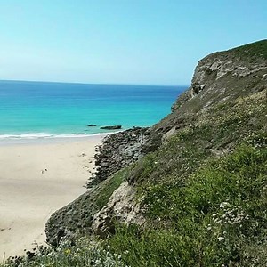 130K views · 5K reactions | Absolutely stunning here at Mawgan Porth today.. Warm, tropical blue ocean, no wind and miles of golden sands :) | Beautiful Cornwall | Facebook