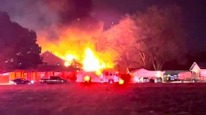 32K views · 434 reactions | 2 Alarm Fire (Fort Worth) This video from Jonathan Blair shows Fort Worth Fire Department arriving at the scene of a 2 alarm house fire around 6:54pm this evening. The fire has since been contained. No known injuries. 500 block of N. Riverside Drive. | DFW Scanner | Facebook