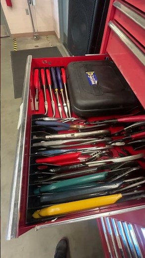 3D printed pliers holder from Thingiverse